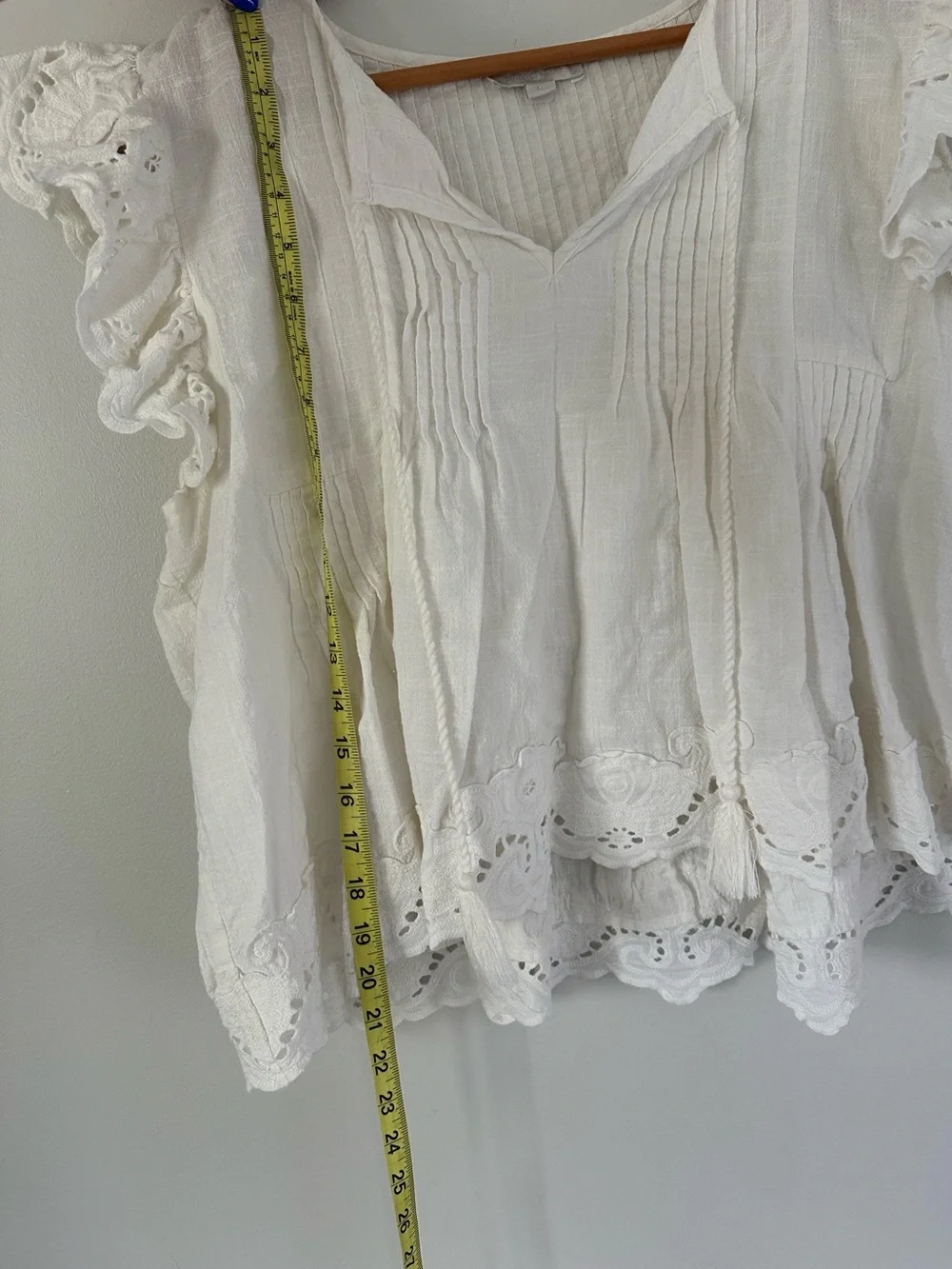 jennifer and grace white eyelet flutter sleeve cotton blouse - Picture 6 of 7